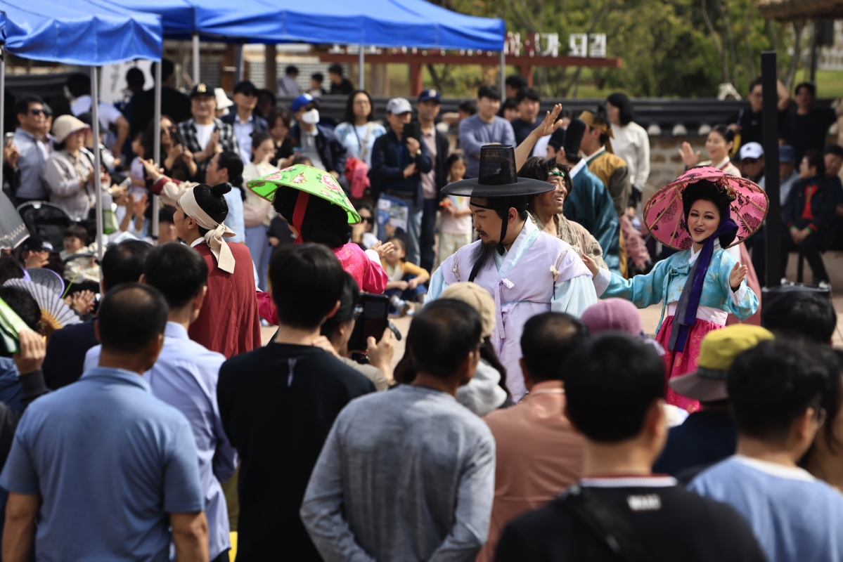 5-3-거리악극 조선 유람단-(52).JPG